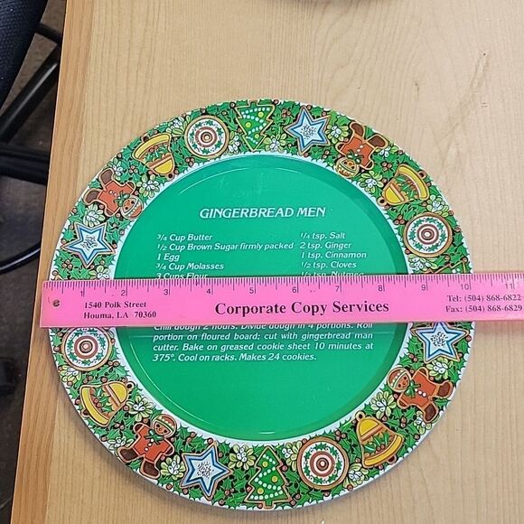 Gingerbread bundle..Cookie pans, tin plate with recipe, cutters, figures, plate - Picture 7 of 13